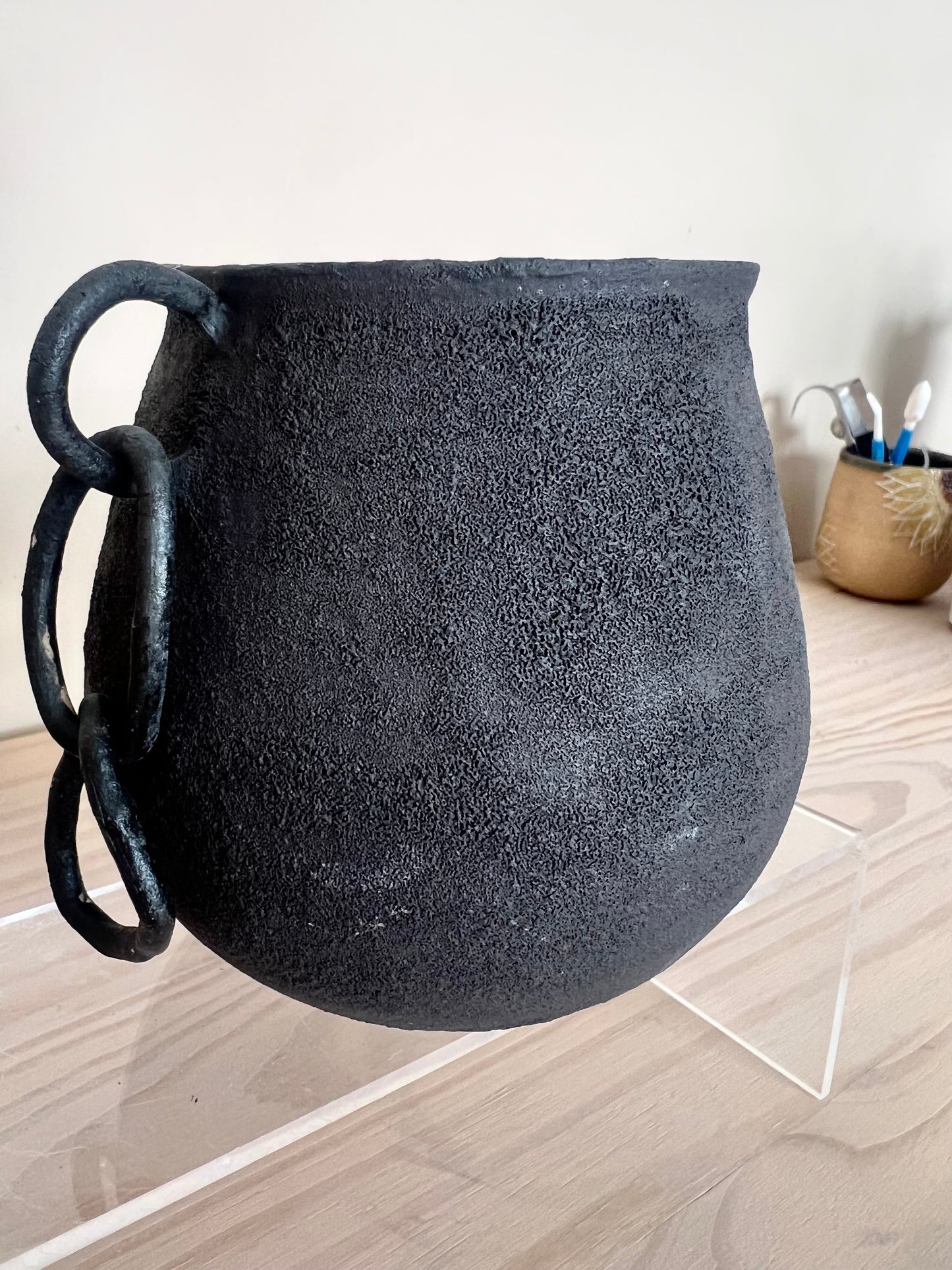 Black Stone Potter/Decor