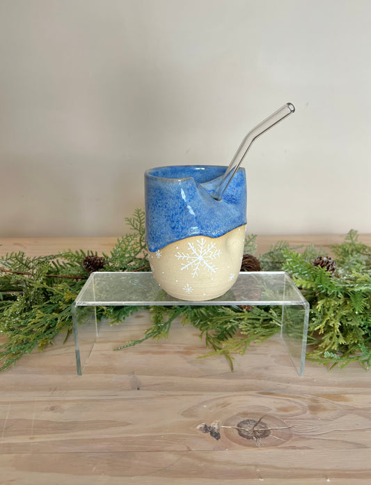 Snowflake tumbler with glass straw